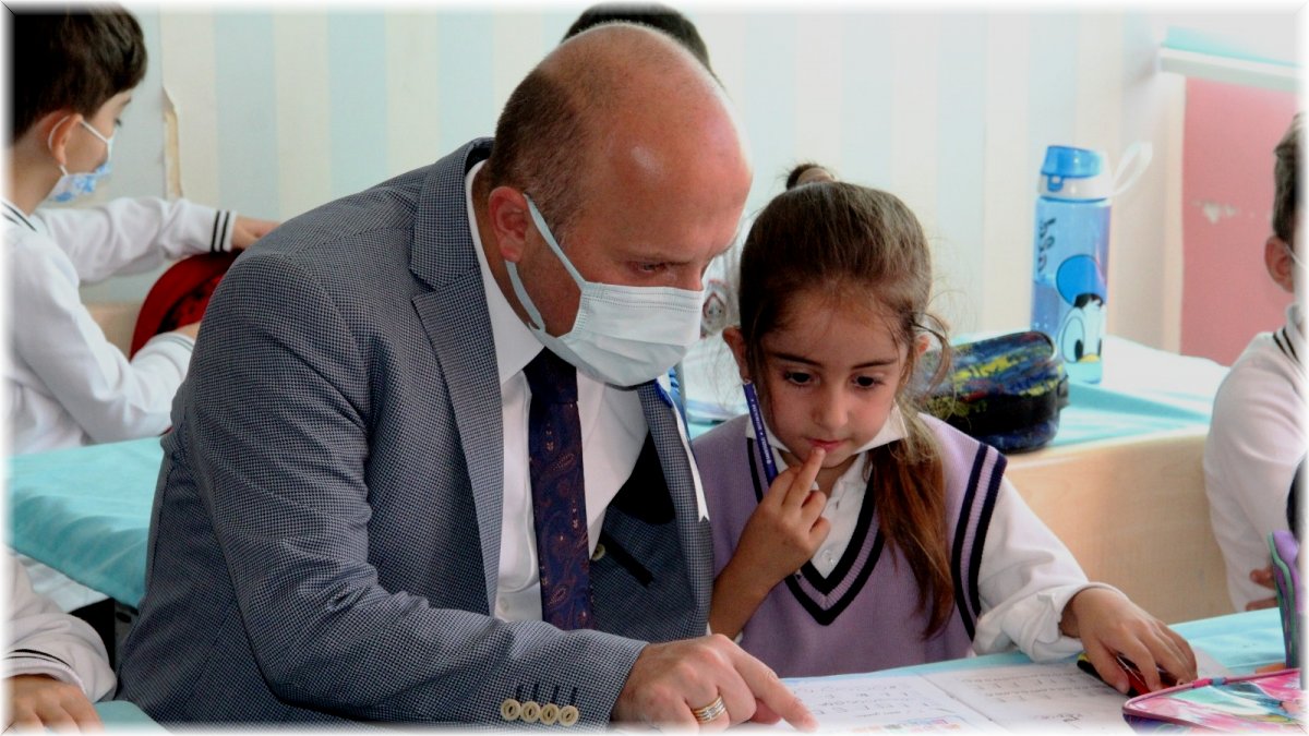 Ağrı’da öğrenciler okullarına kavuştu, İlköğretim Haftası coşkuyla kutlandı