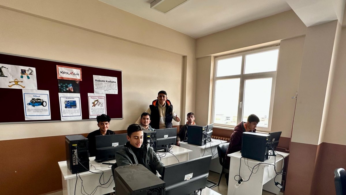 Ağrı’da Öğrenciler Python ile Kodlama Öğrendi