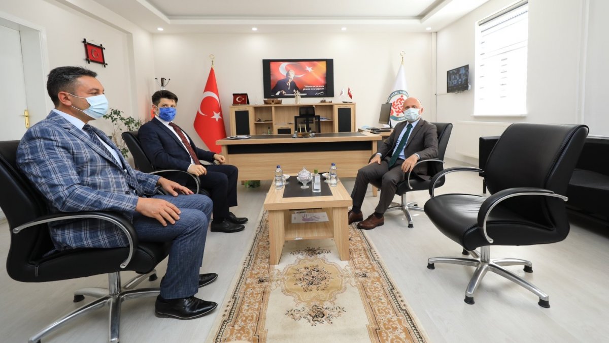 Ağrı’da Pandemi Sürecinde Özveriyle Çalışan Sosyal Yardımlaşma Vakfı Personeline Teşekkür Belgesi Verildi