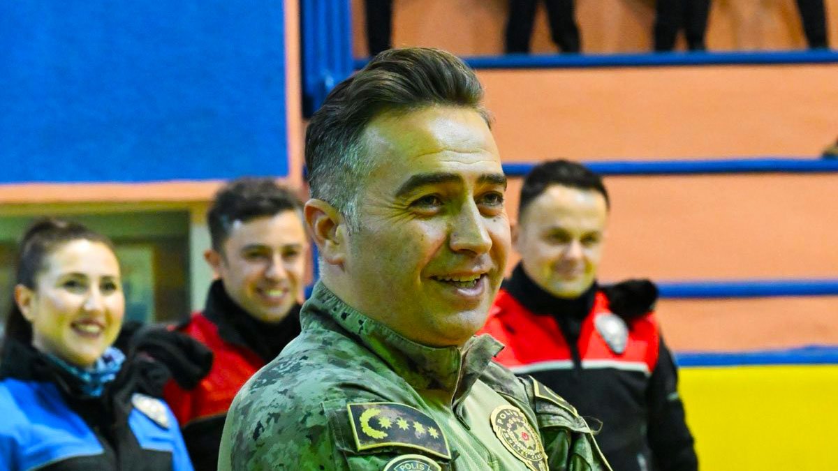 Ağrı’da polis olmak isteyen gençlere "altın" tavsiyeler: Emniyet Müdürü tek tek anlattı!