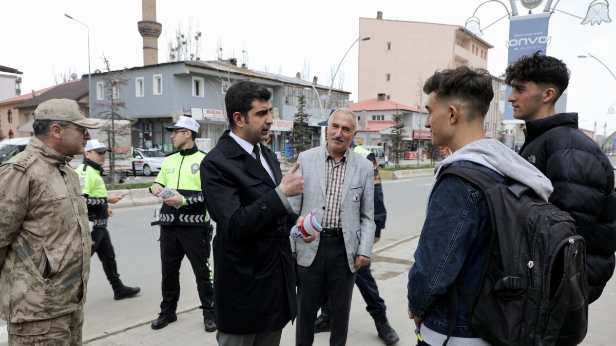 Ağrı’da “Yayalar için 5 Adımda Güvenli Trafik” Parolasıyla Trafik Denetimleri Gerçekleştirildi