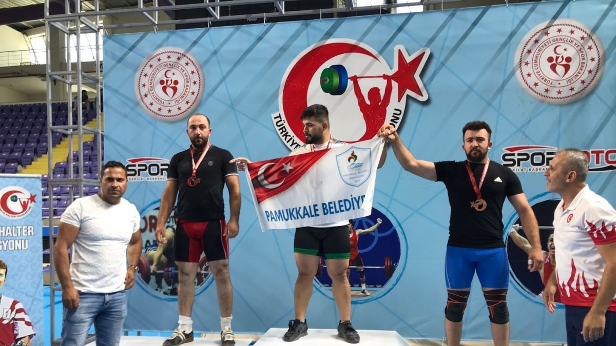 Ağrılı halterci Türkiye ikincisi oldu