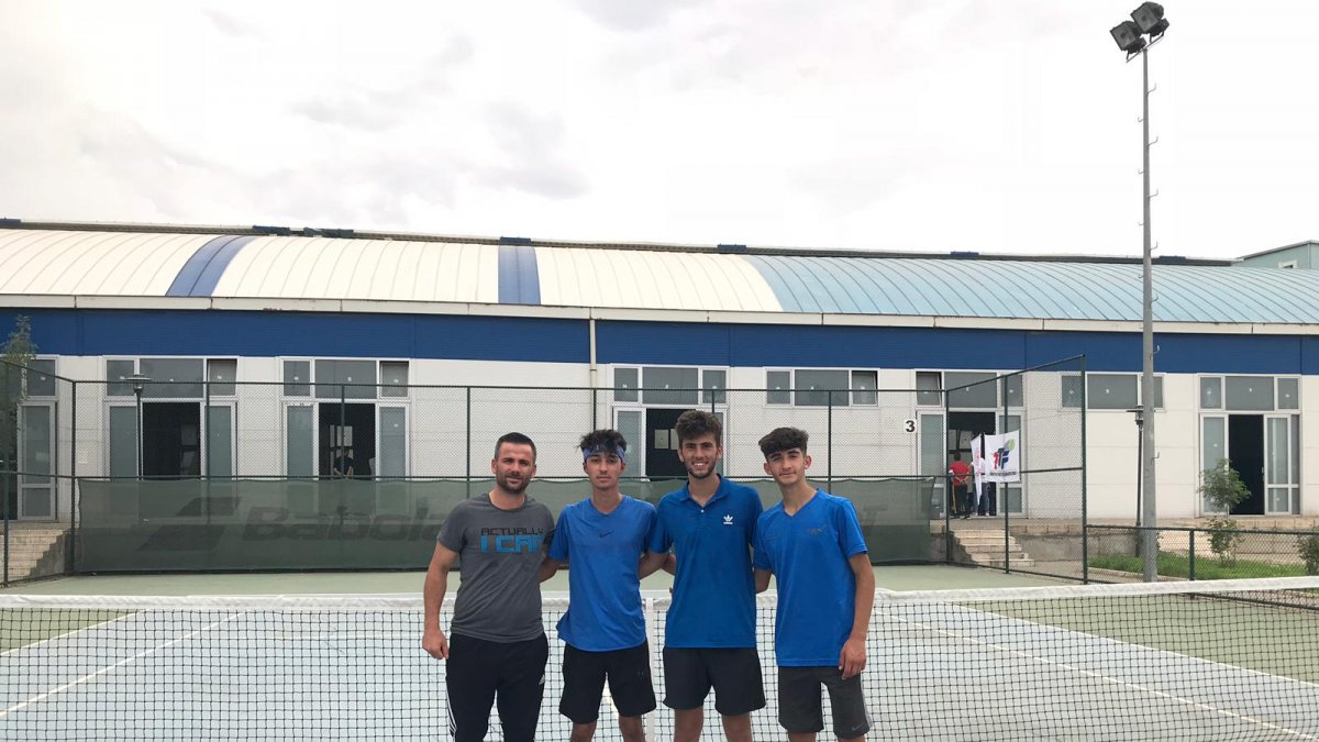 Ağrı’nın Altın Çocukları Batman’da Şampiyon Oldu