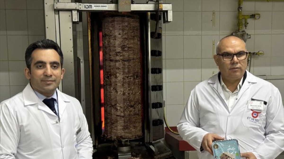 Ağrı’nın meşhur yaprak döneri sınırlarını aştı: Türkiye’nin birçok bölgesine gönderiliyor