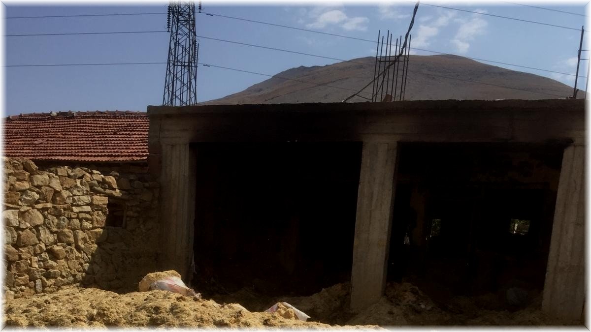 Ahırda korkutan yangın