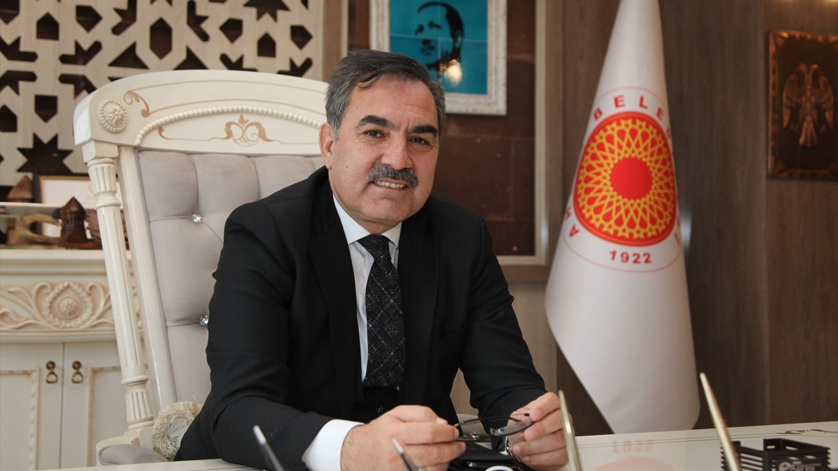 Ahlat Belediye Başkanı Çoban ilçede yapılacak projeleri değerlendirdi