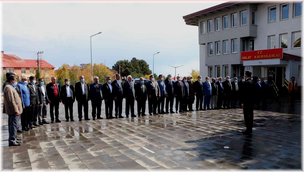 Ahlat'ta 19 Ekim Muhtarlar Günü kutlandı