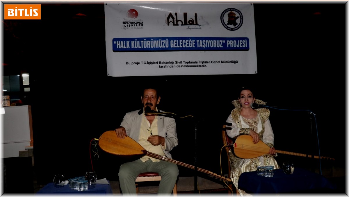 Ahlat'ta aşıklar gecesi düzenlendi