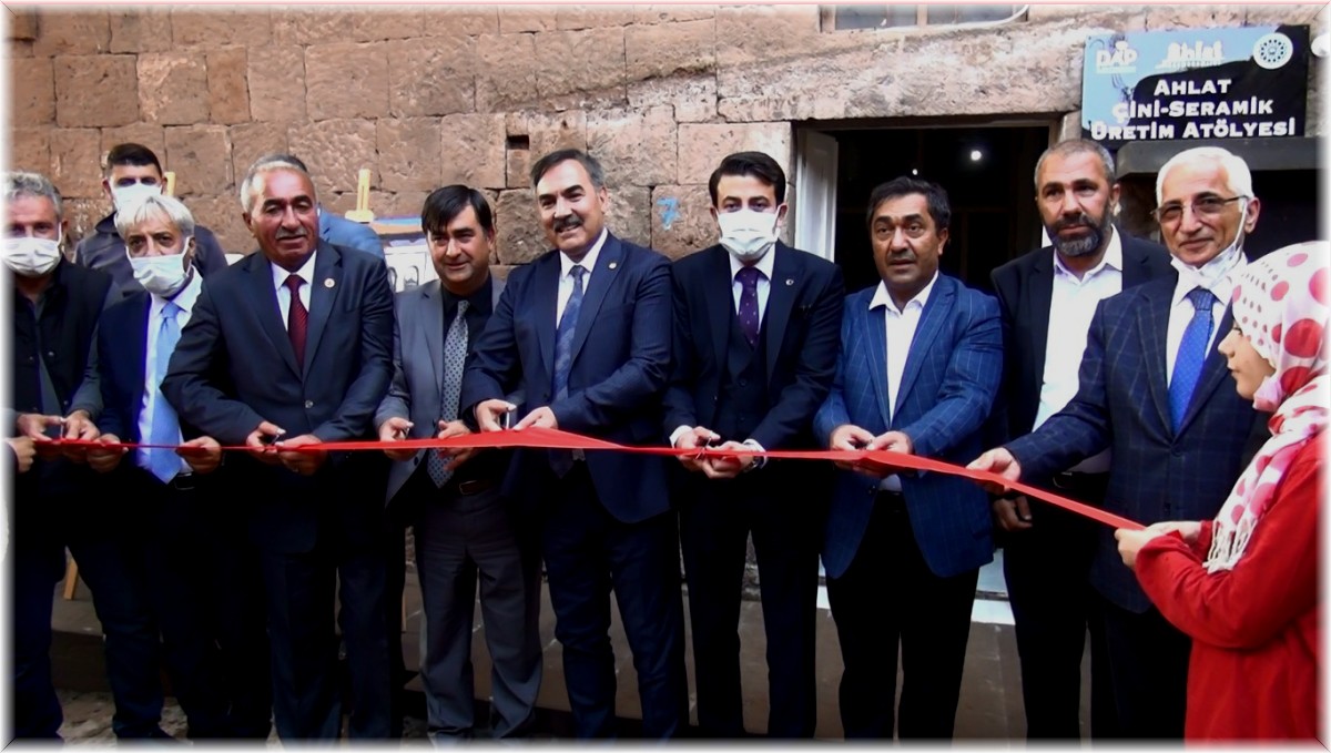Ahlat'ta çini ve seramik yeniden canlanıyor