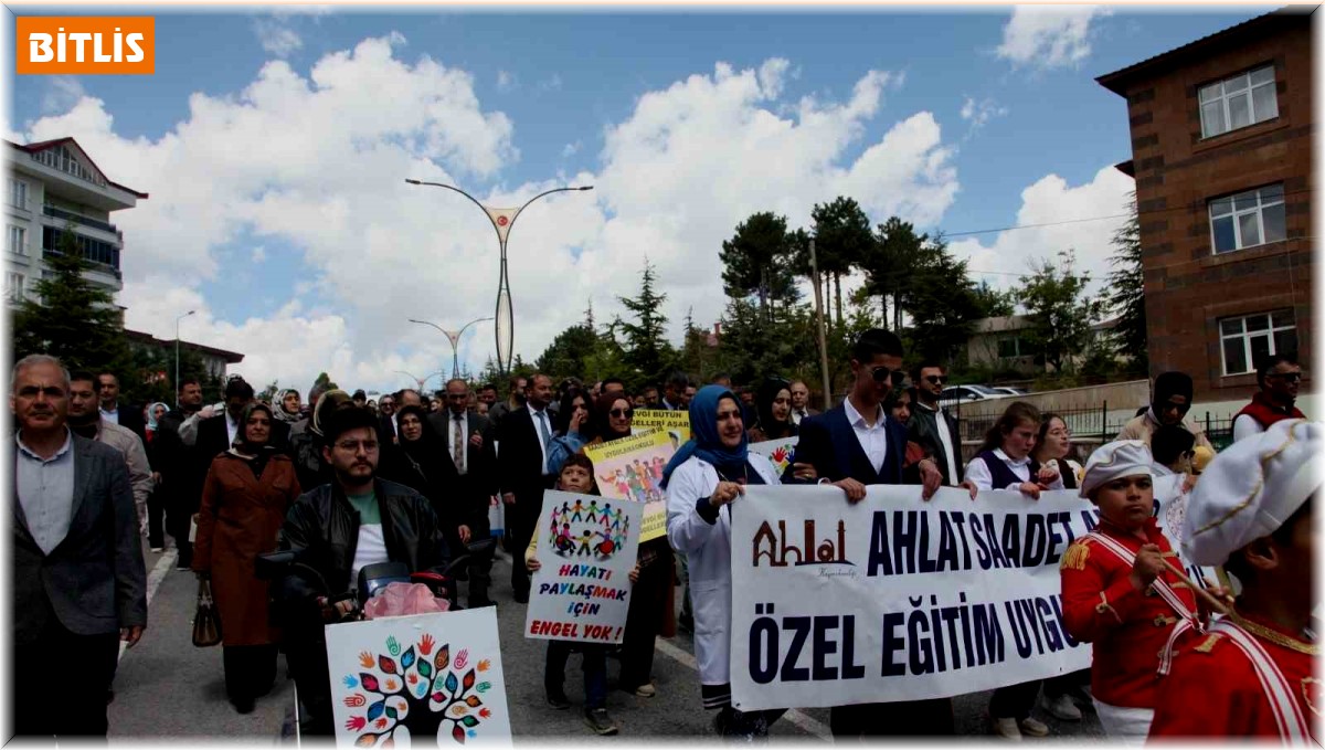 Ahlat'ta engelliler için farkındalık yürüyüşü