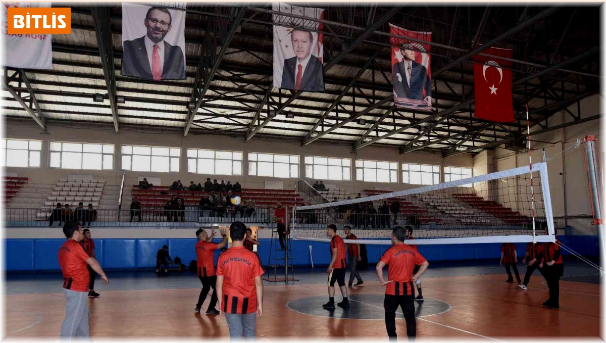 Ahlat'ta engellilere yönelik voleybol dostluk maçı düzenlendi