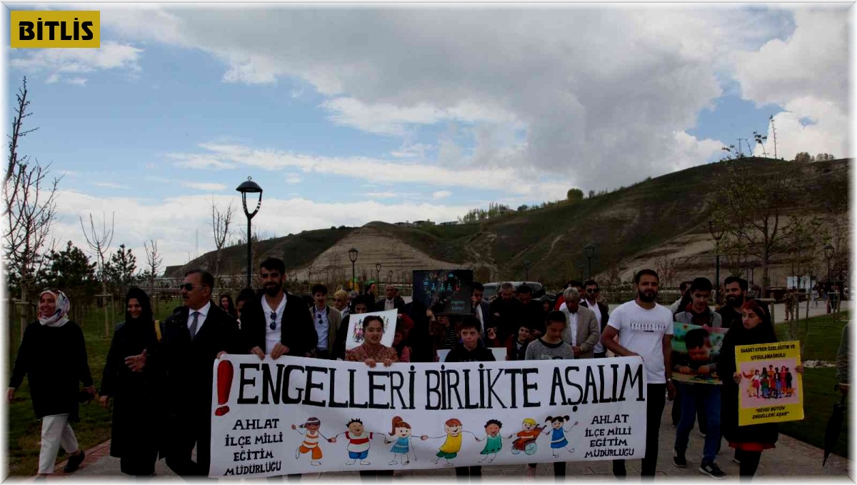 Ahlat'ta farkındalık yürüyüşü