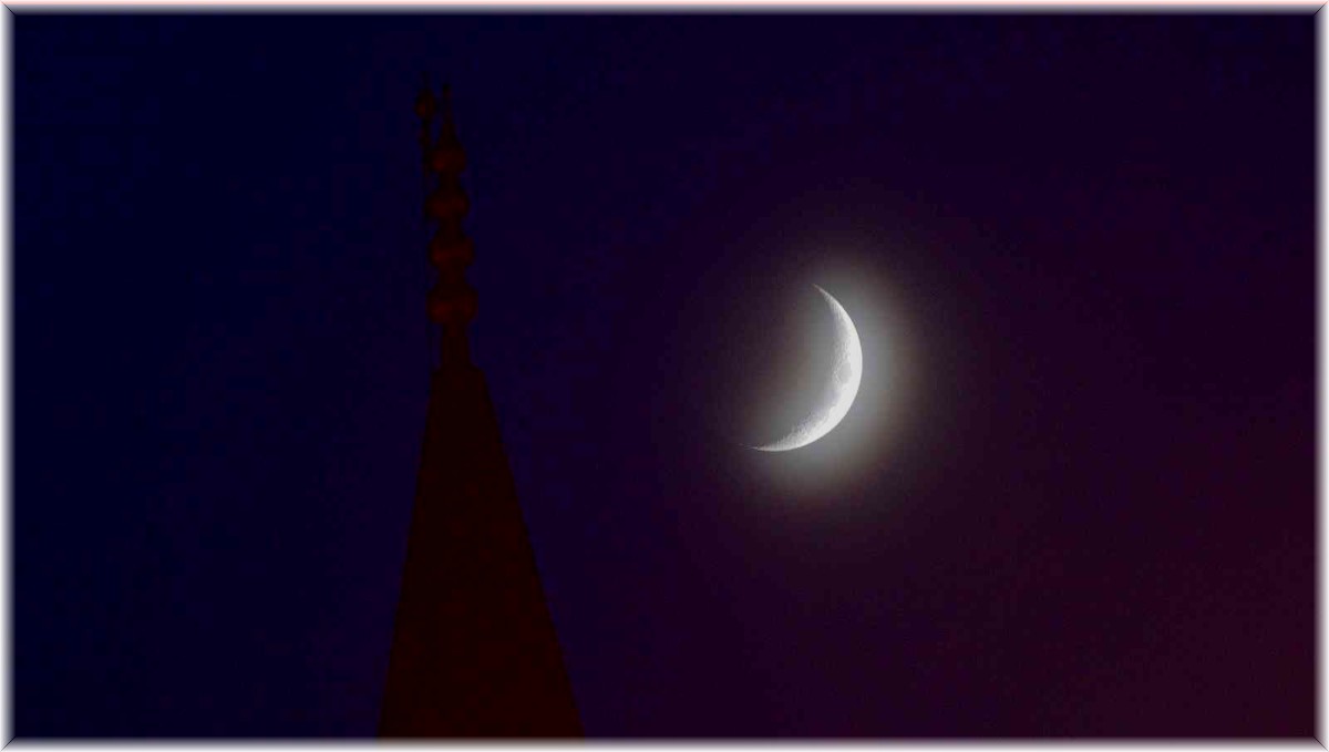 Ahlat'ta hilal izleyenleri mest etti