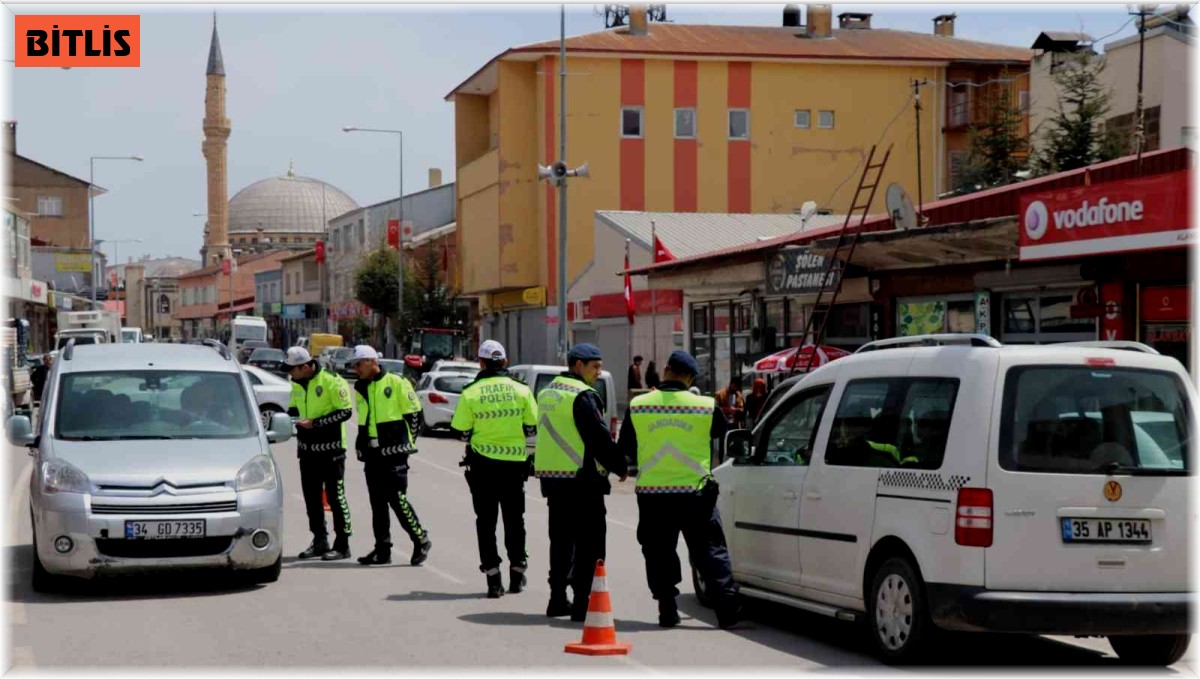 Ahlat'ta "Karayolu Trafik Haftası" etkinlikleri