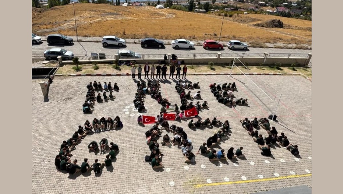 Ahlat'ta öğrenciler zulme sessiz kalmadı