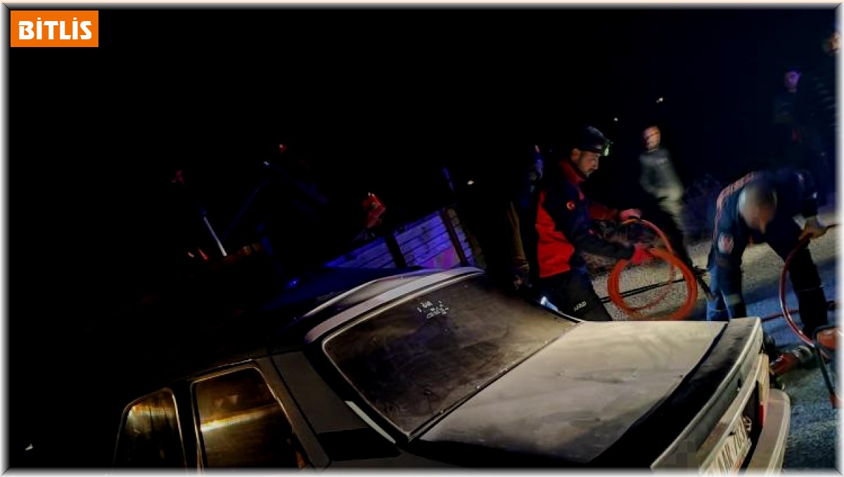 Ahlat'ta trafik kazası: 1 ölü, 1 yaralı