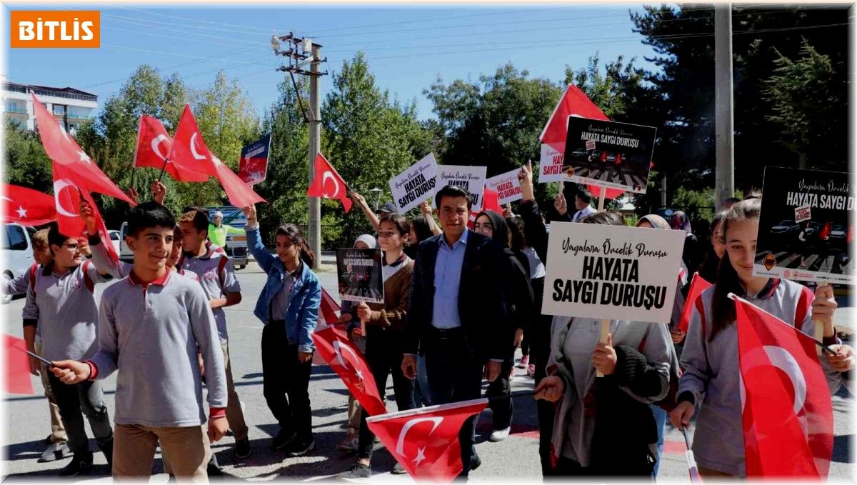 Ahlat'ta 'Yayalara öncelik duruşu, hayata saygı duruşu' etkinliği