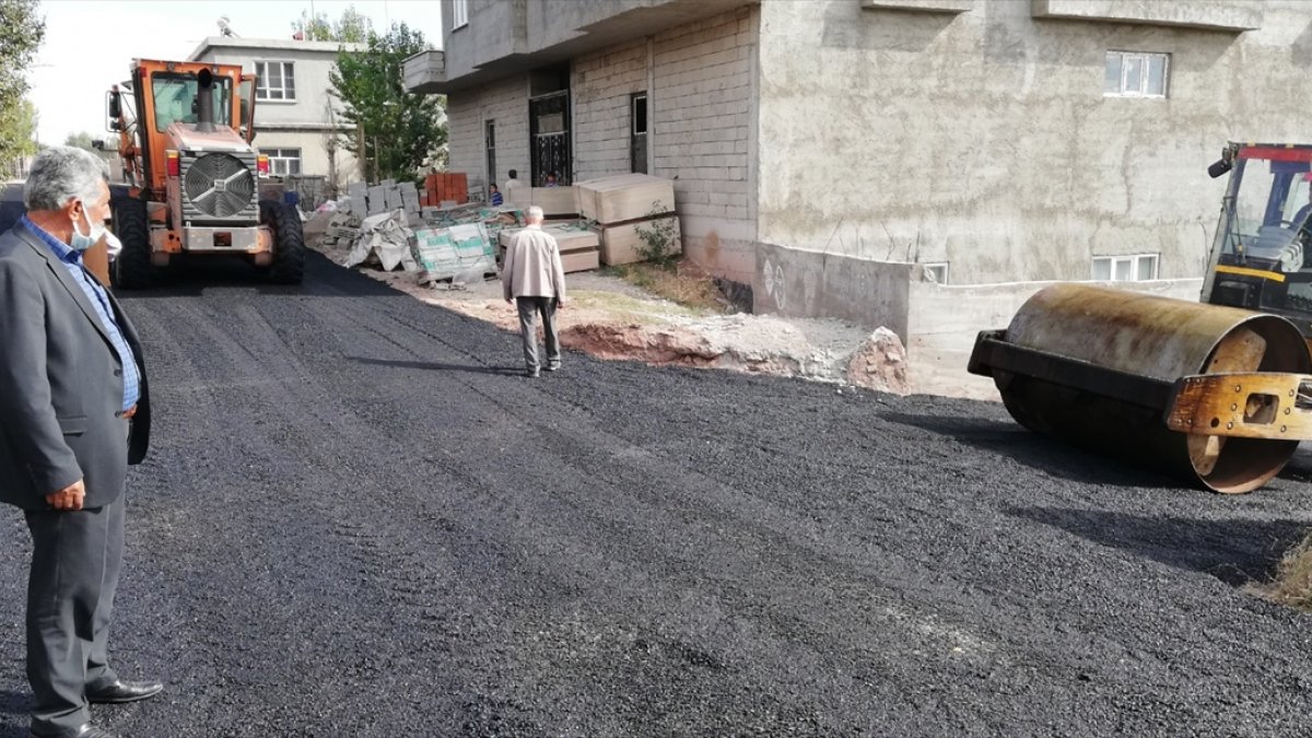 Ahlat'ta yol çalışmaları sürüyor