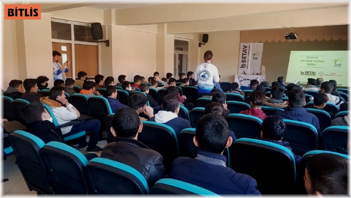 Ahlat'taki öğrencilere 'Çevre ve Van Gölü Havzası' eğitimi
