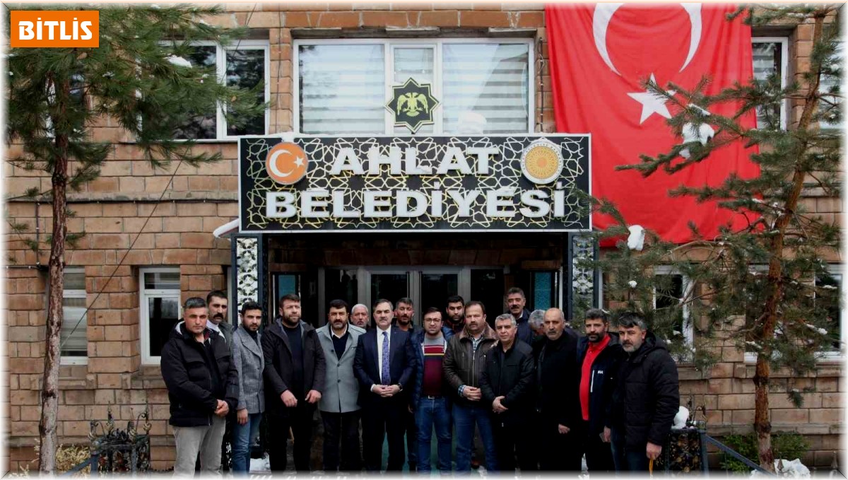 Ahlat'tan deprem bölgesine 4 tır yardım malzemesi gönderildi