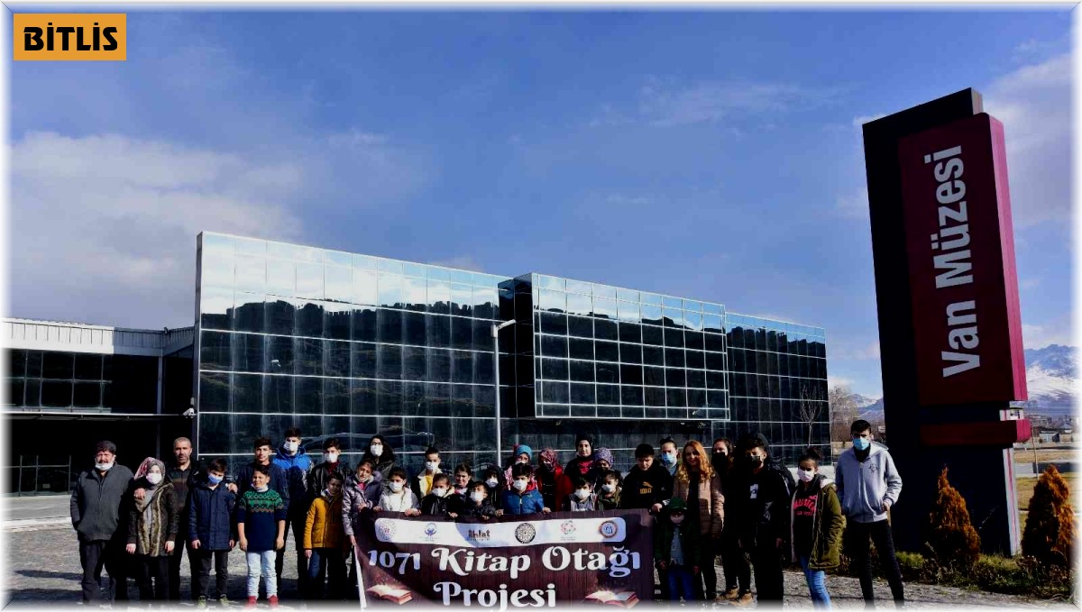 Ahlatlı öğrenciler Van'ı gezdi