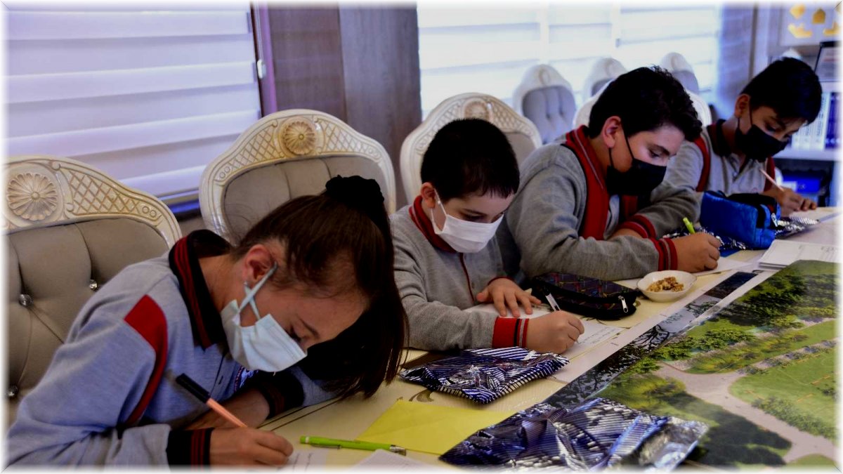 Ahlatlı öğrencilerden mektup arkadaşlığı