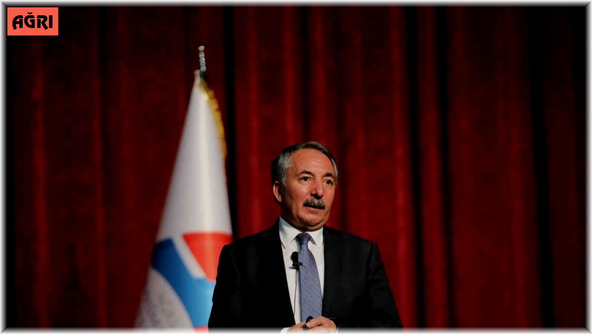 AİÇÜ'de akademik teşvik ödülü ve cübbe giyme töreni yapıldı