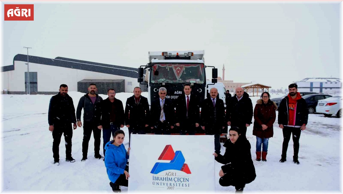 AİÇÜ'de deprem bölgesine ulaştırılmak için toplanan yardım kolileri yola çıktı