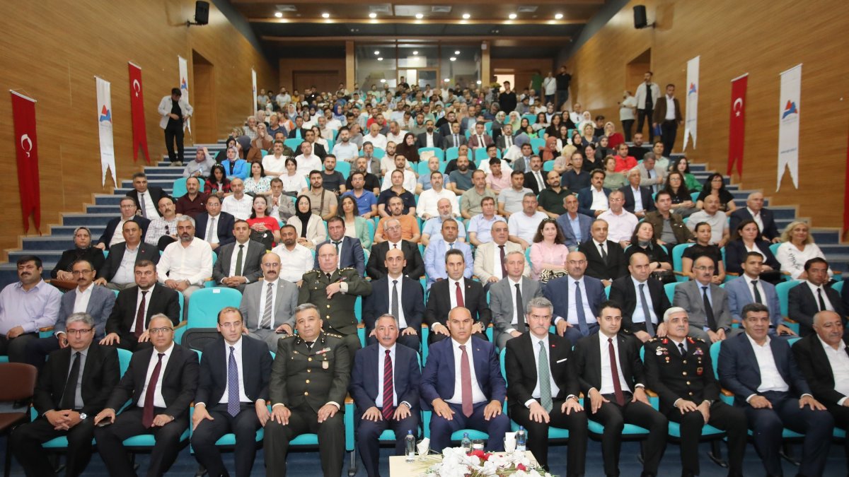 AİÇÜ'de "Direniş, Bedir'den Çanakkale'ye; 15 Temmuz'dan Gazze'ye" konferansı düzenlendi