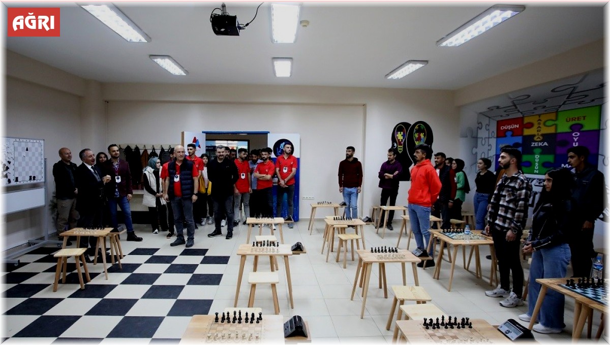 AİÇÜ'de geleneksel hızlı satranç turnuvası gerçekleştirildi