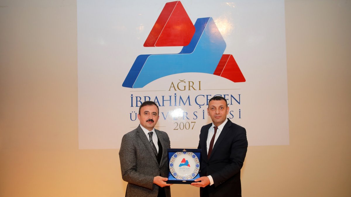 AİÇÜ'de kadına karşı şiddetle mücadele günü konferansı