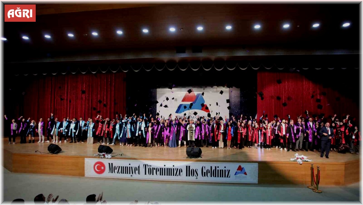 AİÇÜ'de mezuniyet coşkusu