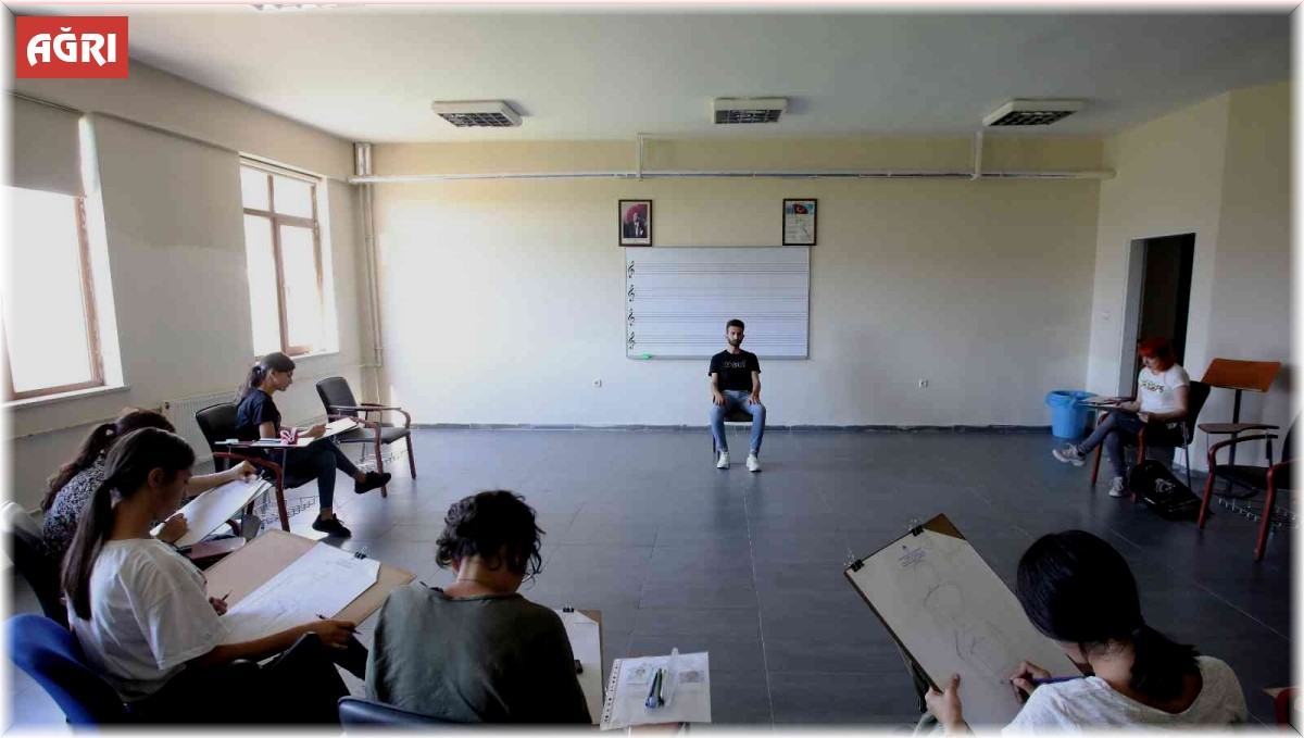 AİÇÜ'de özel yetenek sınavlarına yoğun ilgi