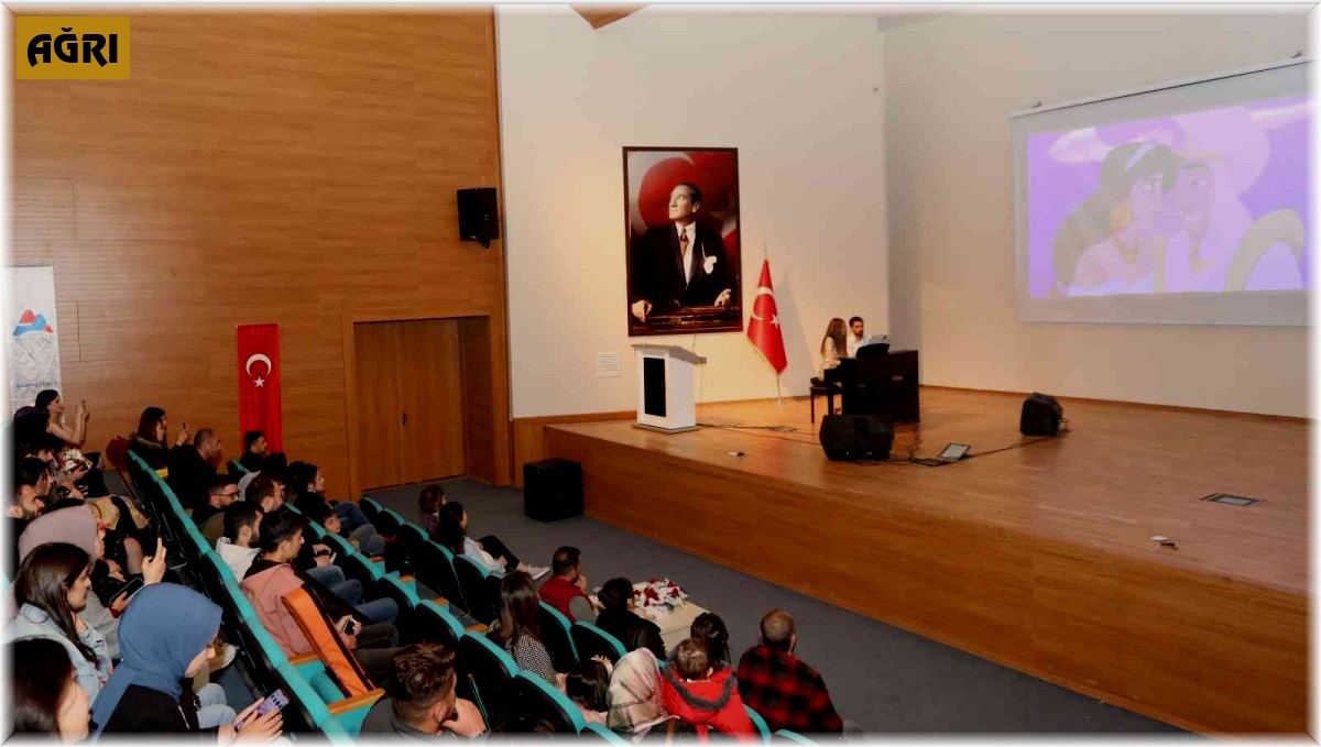 AİÇÜ'de piyano eşliğinde film müzikleri konseri düzenlendi