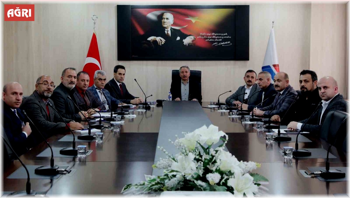 AİÇÜ'de "Yardım Kampanyası Eylem Planı Değerlendirme Toplantısı" yapıldı