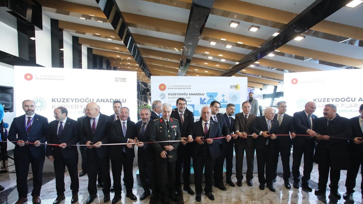 AİÇÜ Kuzeydoğu Anadolu Kariyer Fuarı’na Katıldı