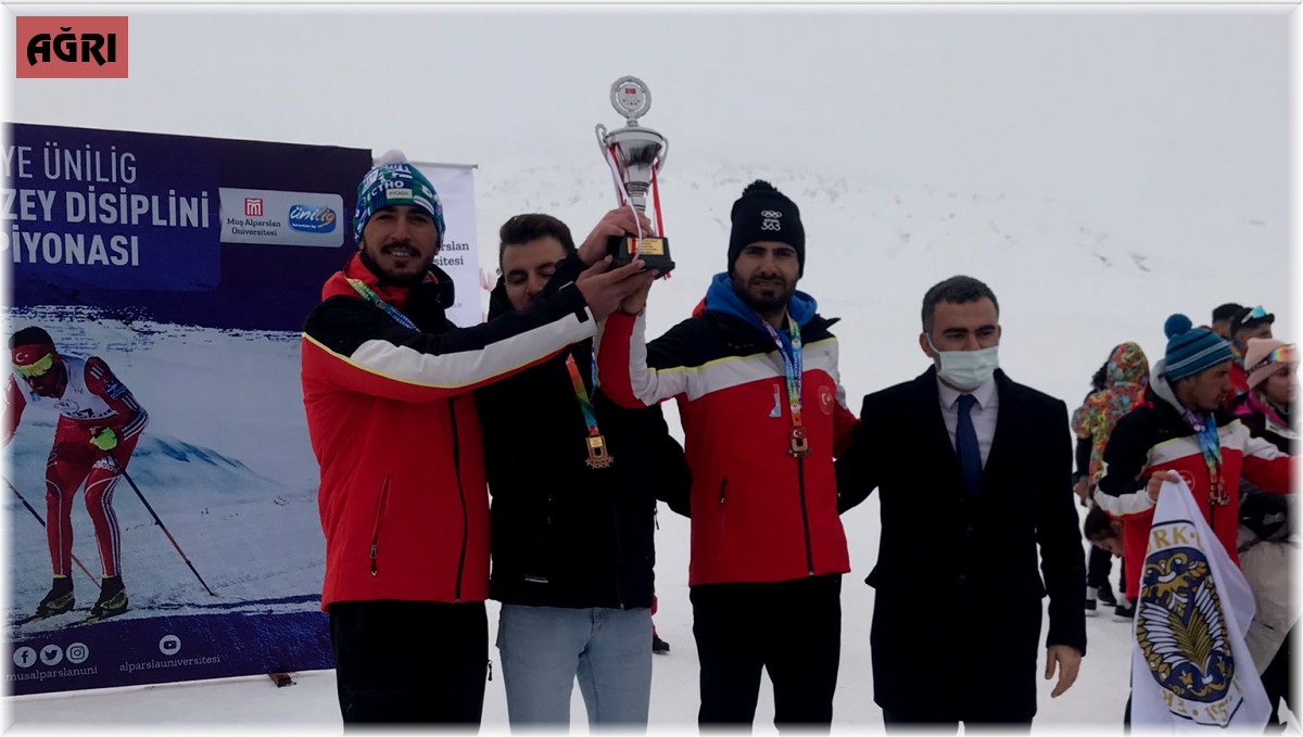 AİÇÜ'lü kayakçılar Türkiye 3'üncüsü oldu