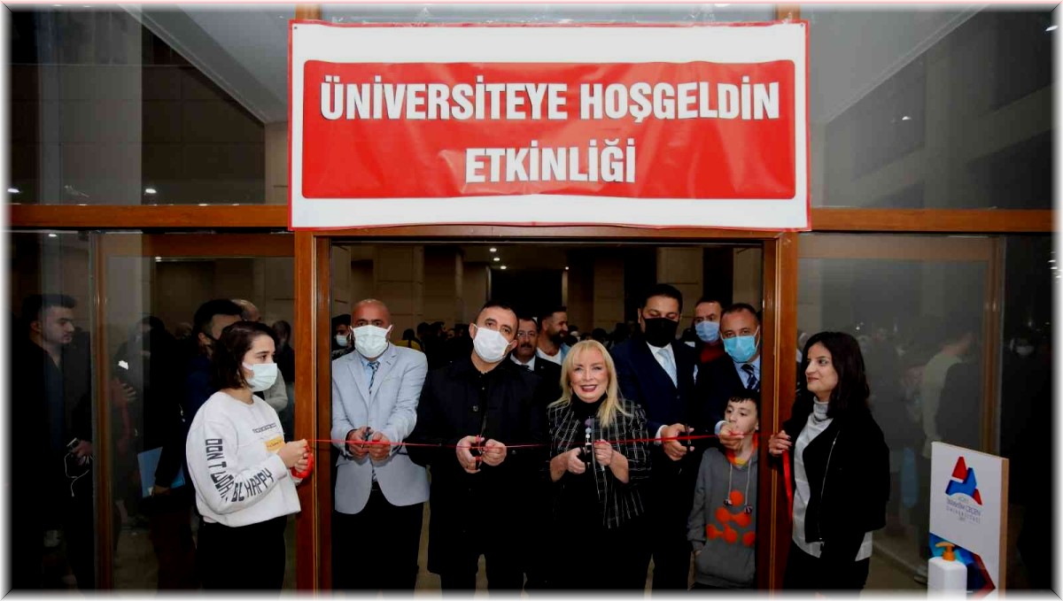 AİÇÜ'lü öğrenciler hoş geldin etkinliğinde gönüllerince eğlendi