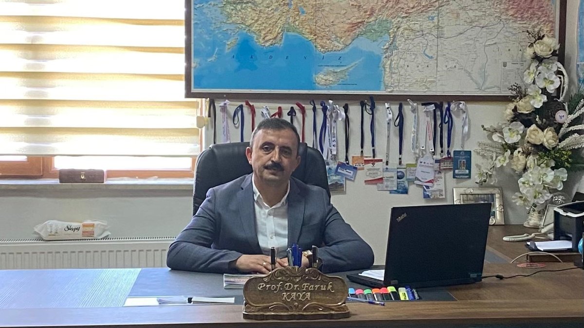 AİÇÜ Öğretim Üyesi Prof. Dr. Faruk Kaya: Türkiye'de Aile Kurumu Giderek Zayıflıyor