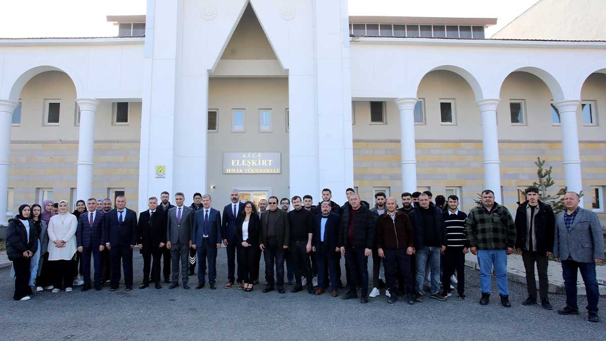 AİÇÜ Rektörü Gülçin, Eleşkirt’te akademik personelle bir araya geldi