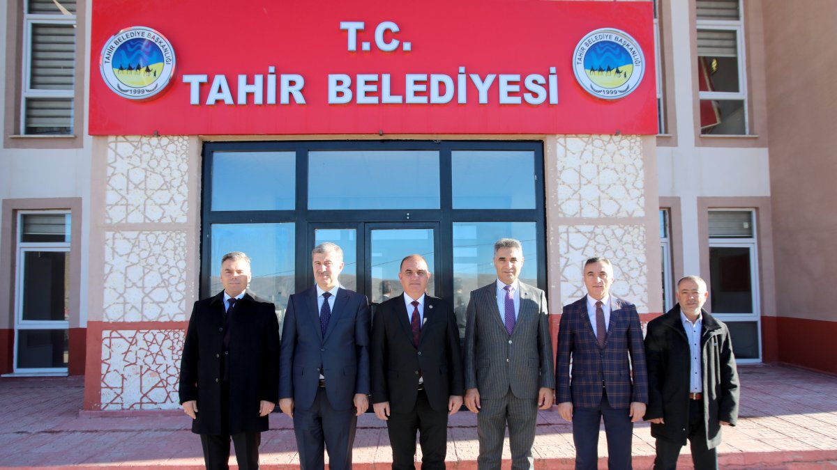 AİÇÜ Rektörü Gülçin, Tahir Belediye Başkanı Yavuz’u ziyaret etti