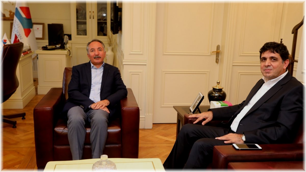 AİÇÜ Rektörü Karabulut, Iğdır Üniversitesi Rektörü Alma'yı misafir etti