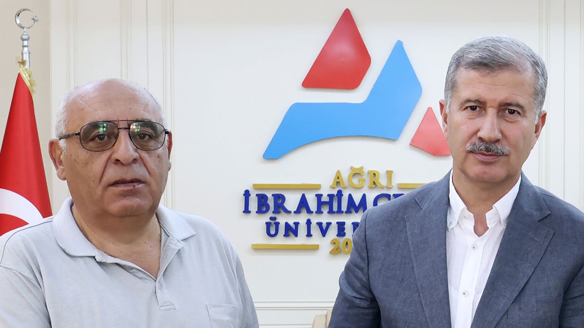 AİÇÜ Rektörü Prof. Dr. İlhami Gülçin'den Emekliye Ayrılan Salim Arpacı'ya Teşekkür