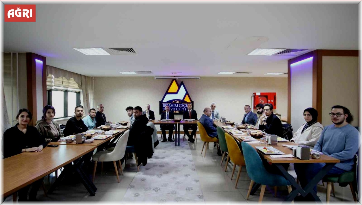 AİÇÜ Rektörü Prof. Dr. Karabulut öğrenci konseyi temsilcileri ile bir araya geldi