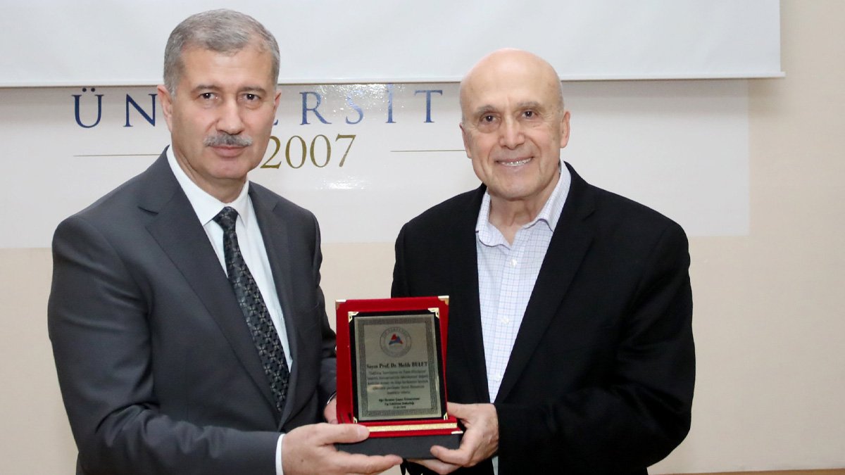 AİÇÜ’de sağlıkta inovasyon ve tıbbın geleceği konuşuldu