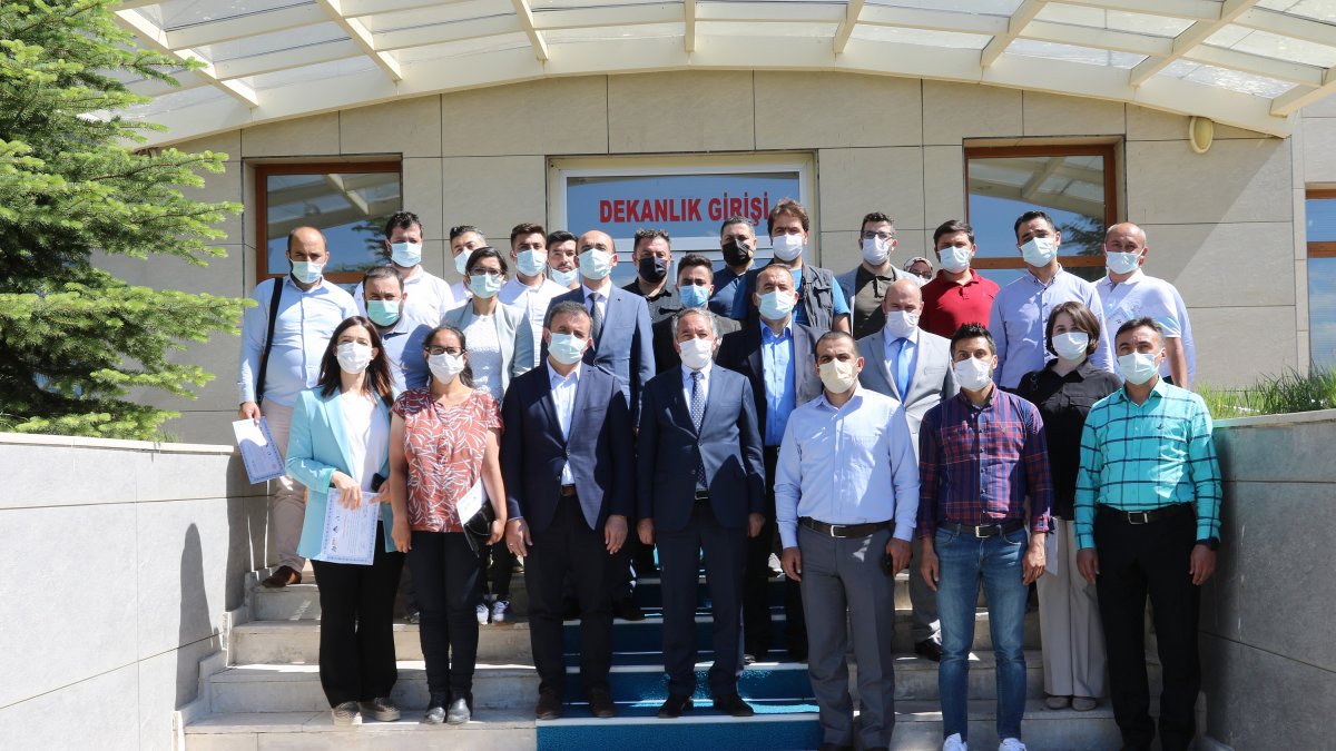 AİÇÜ’de Sertifika Töreni Gerçekleştirildi