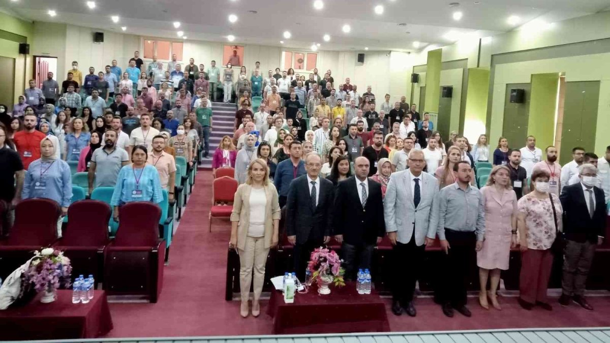 Aile Okulu Projesi ile anne ve babalar okul sıralarına oturuyor