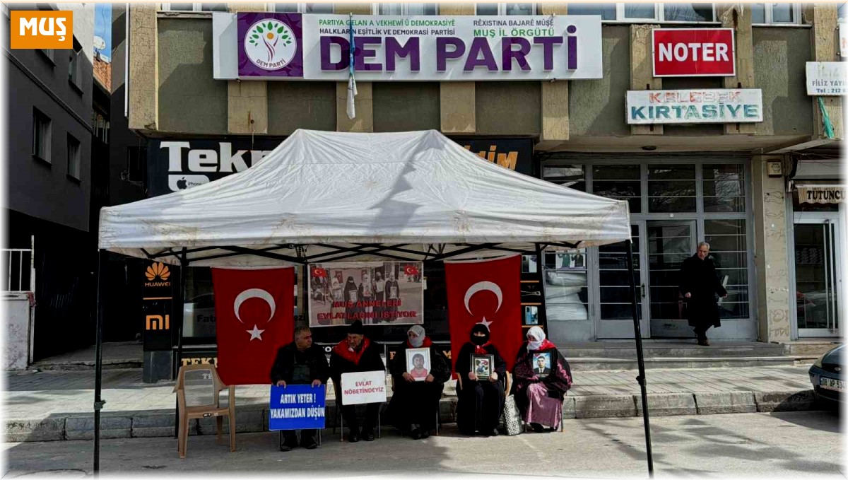 Ailelerin evlat nöbeti sürüyor