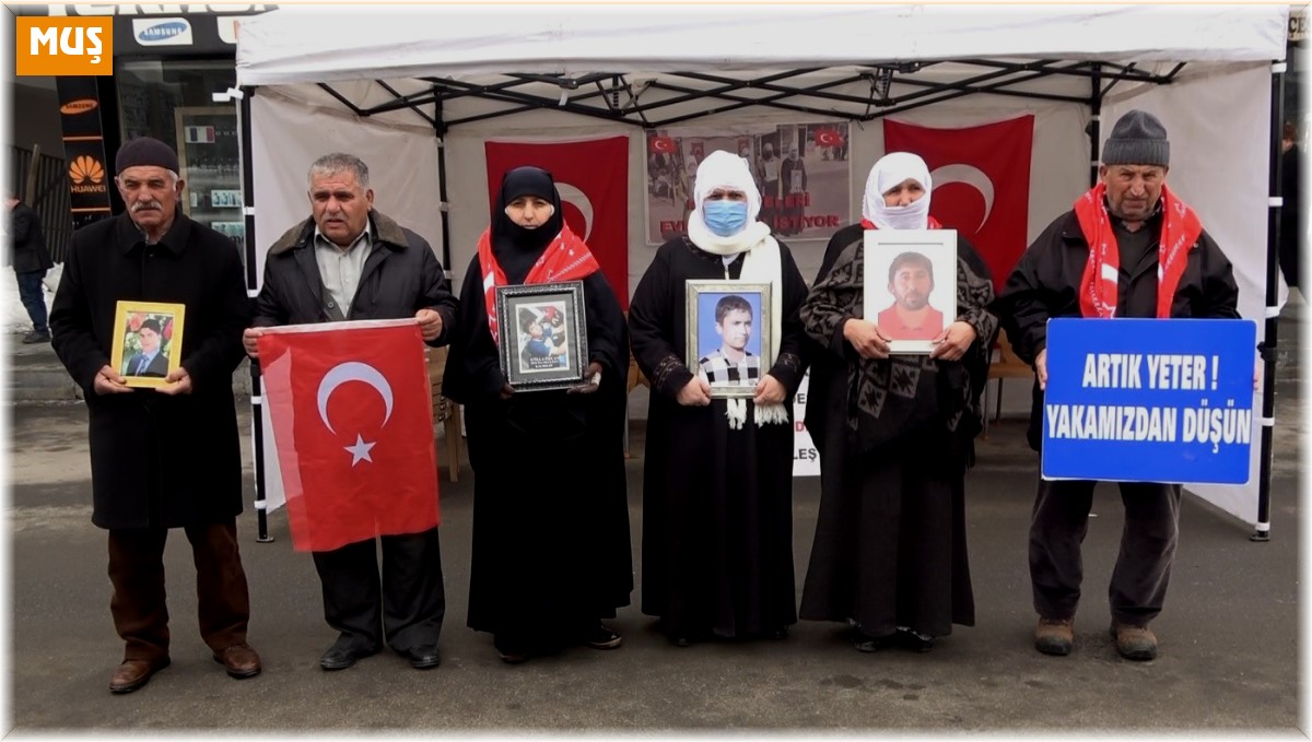 Ailelerin evlat nöbeti üç hafta sonra tekrar başladı