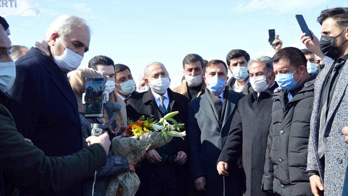 AK Parti Ağrı İl Başkan adayı Halil Özyolcu için dikkat çeken karşılama